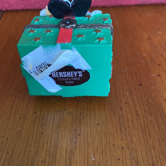 Collectible Hersheys Kiss trinket box 2000 - Picture 3 of 3